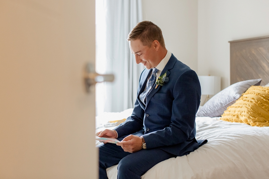 documentary wedding photos in saskatoon